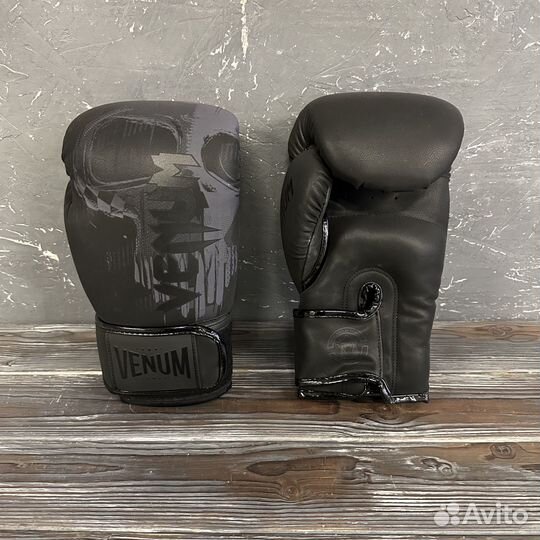 Боксерские перчатки