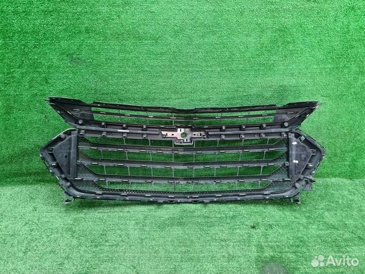 Б/У Б/У Решетка радиатора Chevrolet Traverse 2