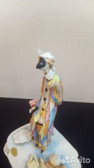 Фарфоровая статуэтка Маска. Италия