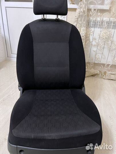 Сиденья на priora 2