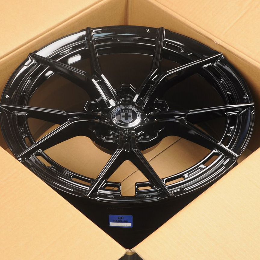 Диски на Mercedes,BMW,Audi,VW RGW Wheels FC012 8x18/5x112 D66.56 ET35 Gloss Black литой
