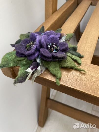 Валяная брошь «Фиалковая»