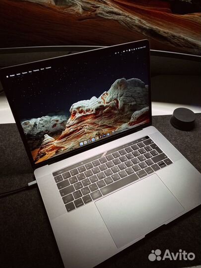 Apple MacBook Pro 15 2018 Touch Bar 256GB