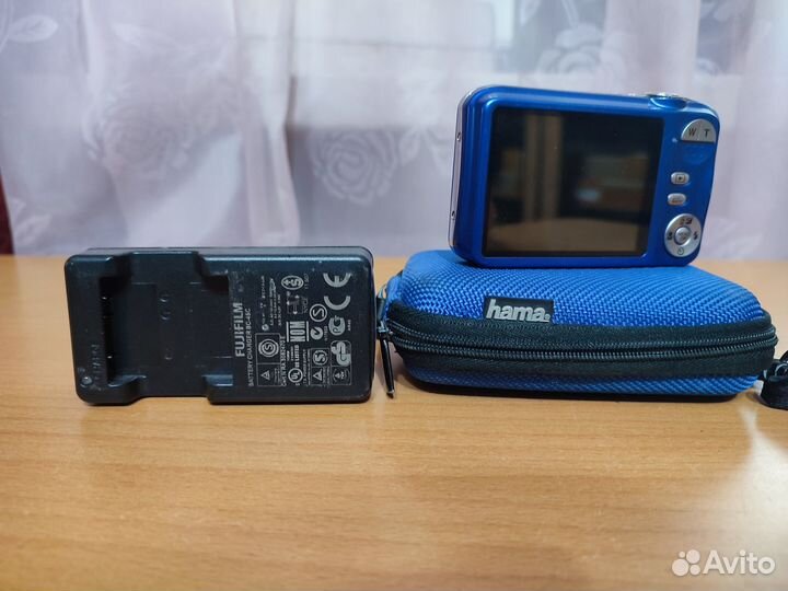Цифровой фотоаппарат Fujifilm Finepix JV 200