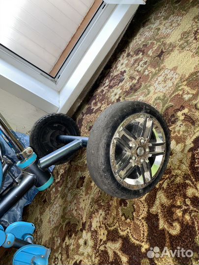 Детский велосипед с ручкой