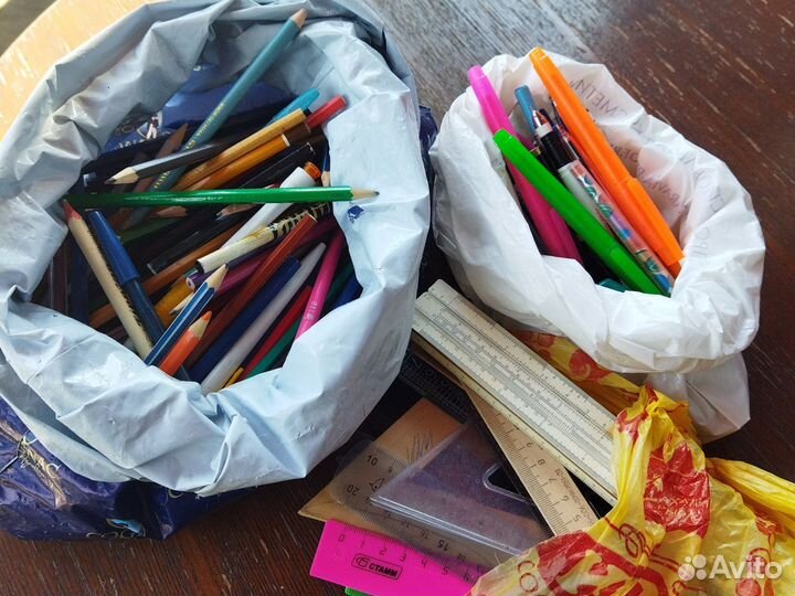 Ручки и карандаши