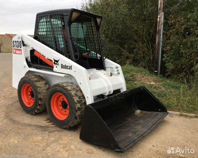 Стекло лобовое мини-погрузчик Bobcat S130