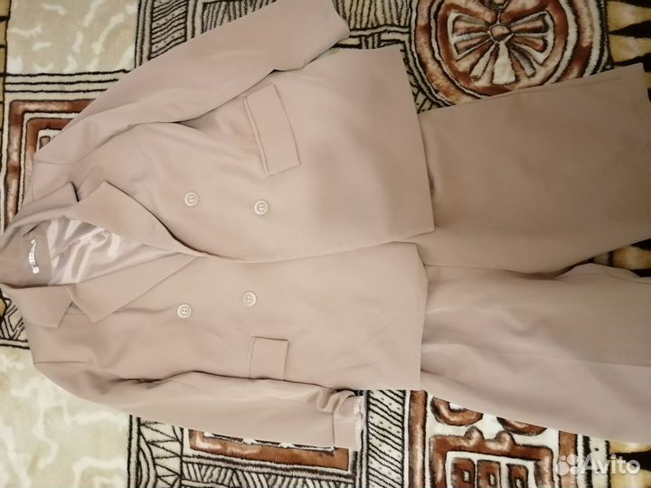 Костюм женский