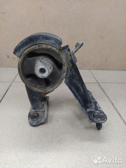 Опора двигателя задняя Тойота Королла Е180