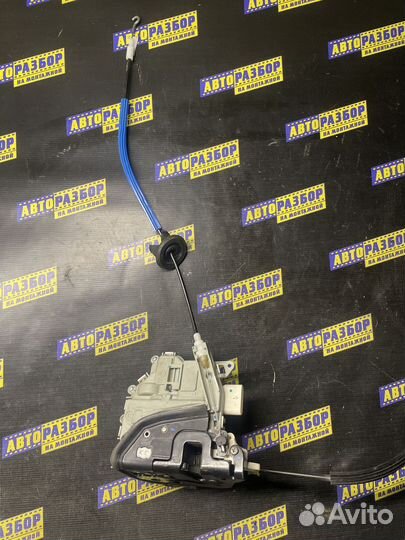 Замок двери передний левый Ауди А4 Б8