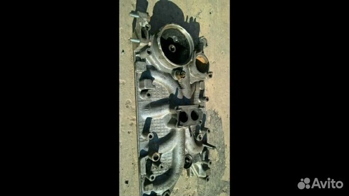 Впускной коллектор 