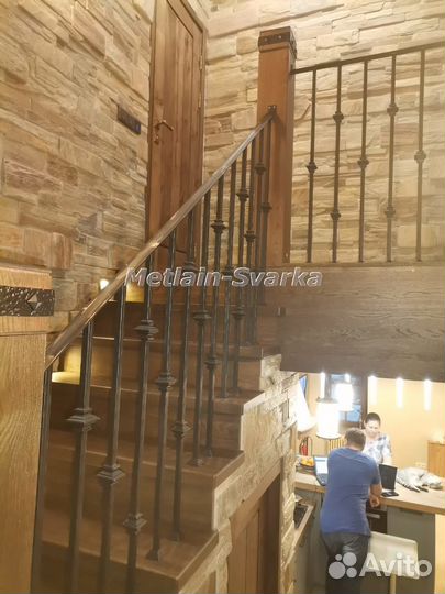 Перила кованые на лестницу в дом № 43