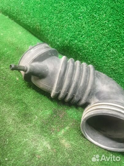 Патрубок воздушного фильтра Mitsubishi Lancer 9