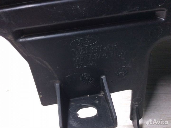 Воздуховод радиатора правый Ford Focus 2 2008-2011