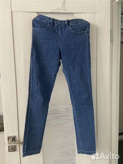 Джинсы с молнией сзади