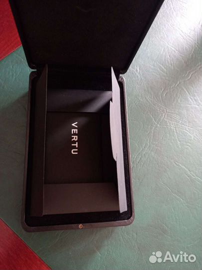 Коробка для телефона vertu
