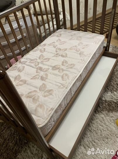 Детская кроватка