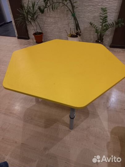 Детский стол