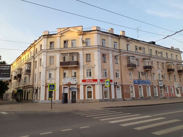 2-к. квартира, 67 м², 2/4 эт.