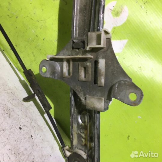 Стеклоподъемник мех задний правый Тойота Карина