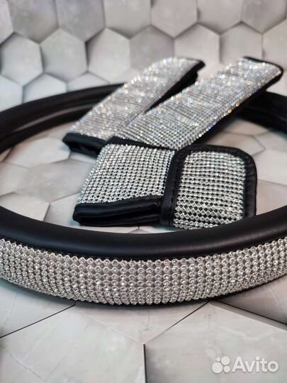 Оплетка на руль со стразами