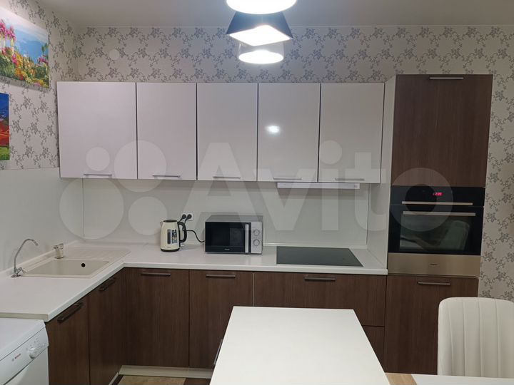 3-к. квартира, 77 м², 9/16 эт.