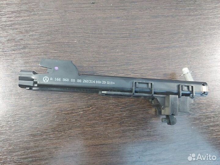 Крепление ремня безопасности Mercedes Gl 500