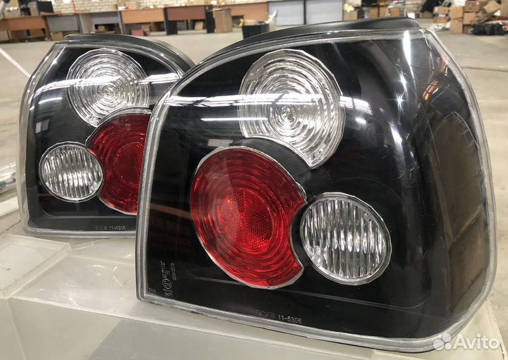 Комплект задних фонарей volkswagen golf 3 (1H1)