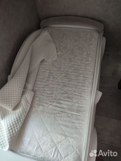 Детская кровать машина с матрасом