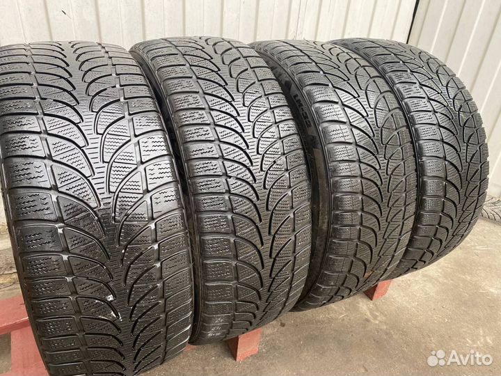 Bridgestone Blizzak LM-32 215/45 R17