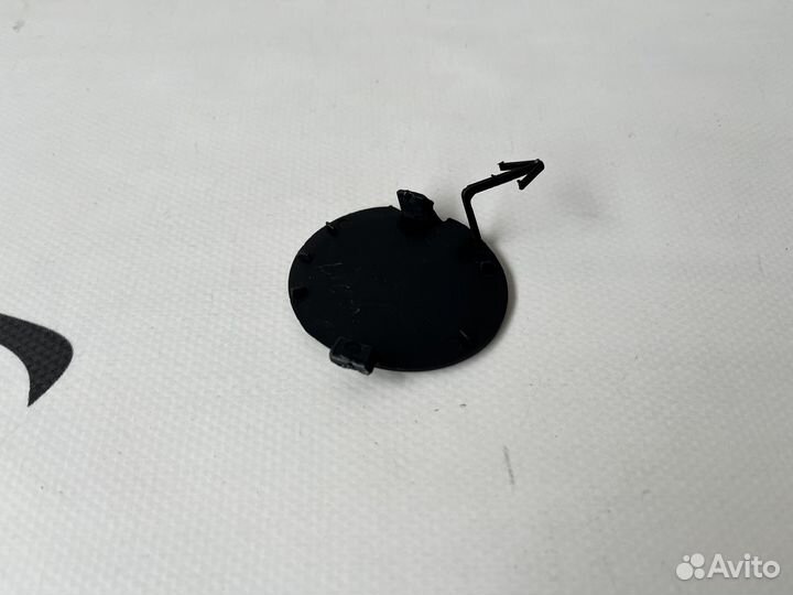 Mazda 3 BK заглушка крюка переднего бампера 06-08