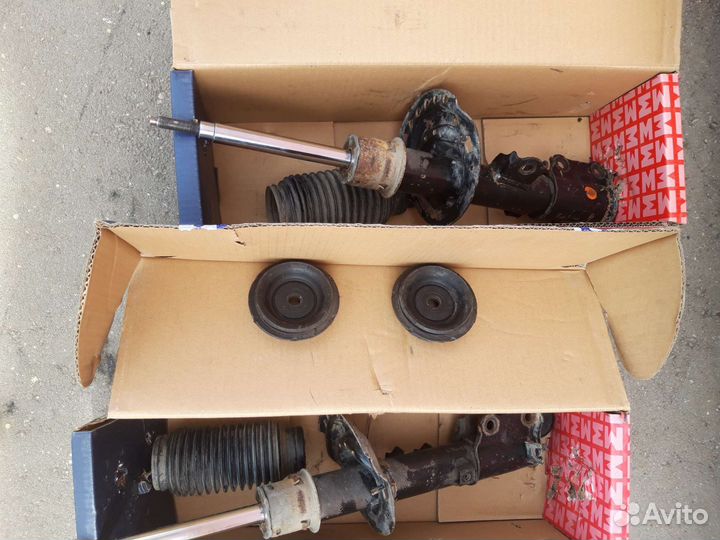 Стойки амортизатора на kia, hunday solaris