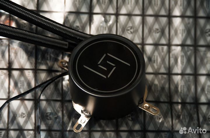 Xeon 2678v3 + Deepcool сво 2х секционнная + 8Gb