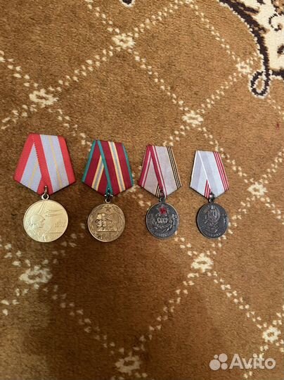 Юбилейные знаки