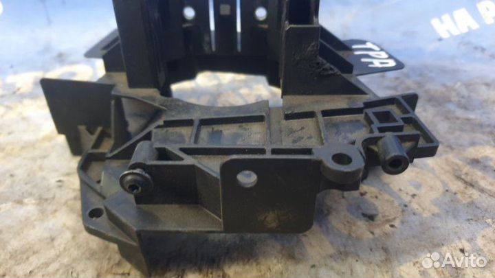 Крепление подрулевых переключателей. Ford Transit