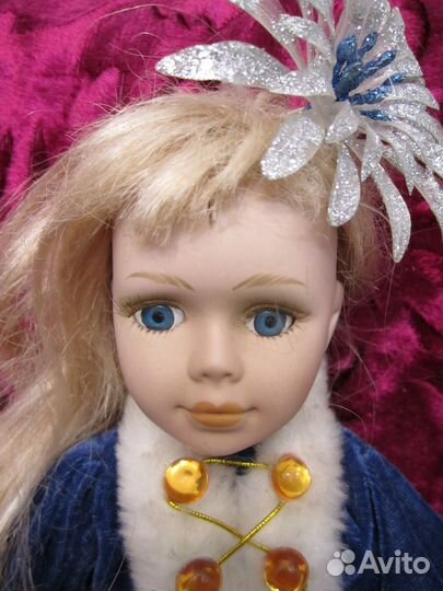 Кукла фарфоровая снегурочка