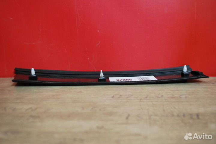 Молдинг двери задней правой задний правый