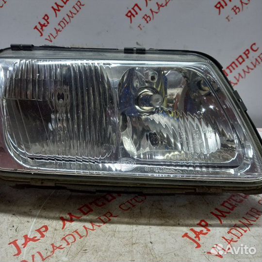 Фара галогеновая правая Audi A3 8P CAX 1.4 2011