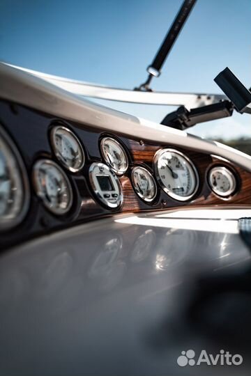 Аренда прокат катера яхты Larson в Казани