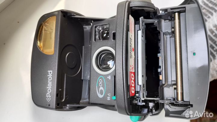 Фотоаппарат Polaroid 600 Instant Camera