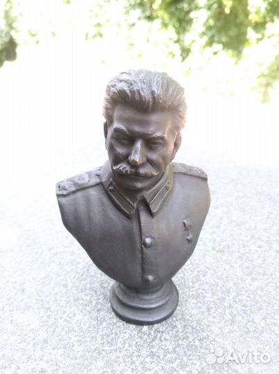 Бюст Сталина бронза