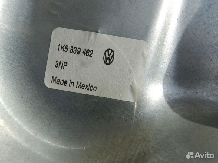 Стеклоподъмник задний правый Volkswagen Jetta 5