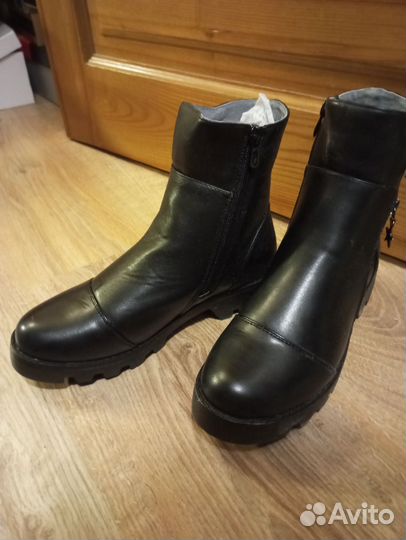 Ботинки для девочки демисезон новые размер 36