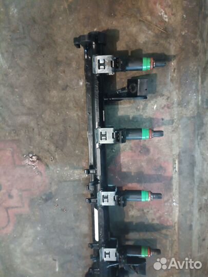 Топливная рампа Ford Focus II