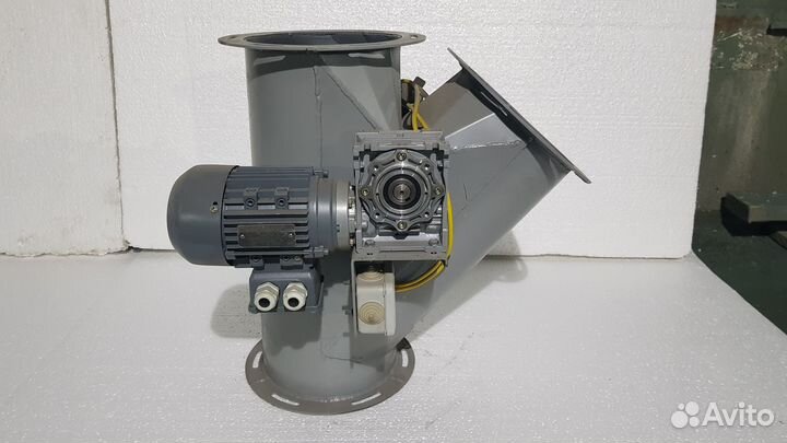 Клапан перекидной с электроприводом ф200х2