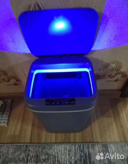 Сенсорное мусорное ведро