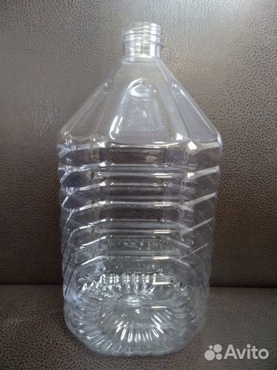 Пэт бутылка объемом 4,5 литра