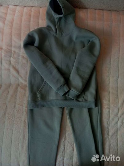 Спортивный костюм женский