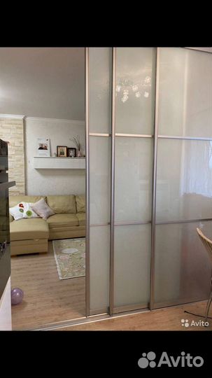 Раздвижная перегородка с матовым стеклом