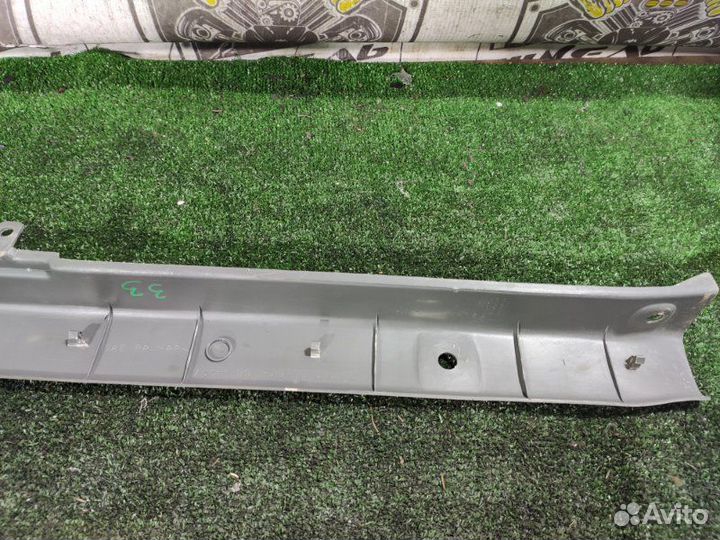 Накладка замка багажника Suzuki Jimny/Jimny